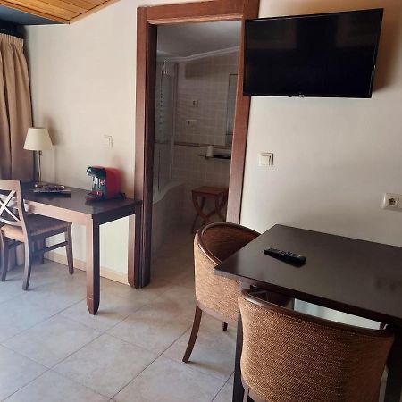 Hotel Masia El Molinete モラ・デ・ルビエロス エクステリア 写真
