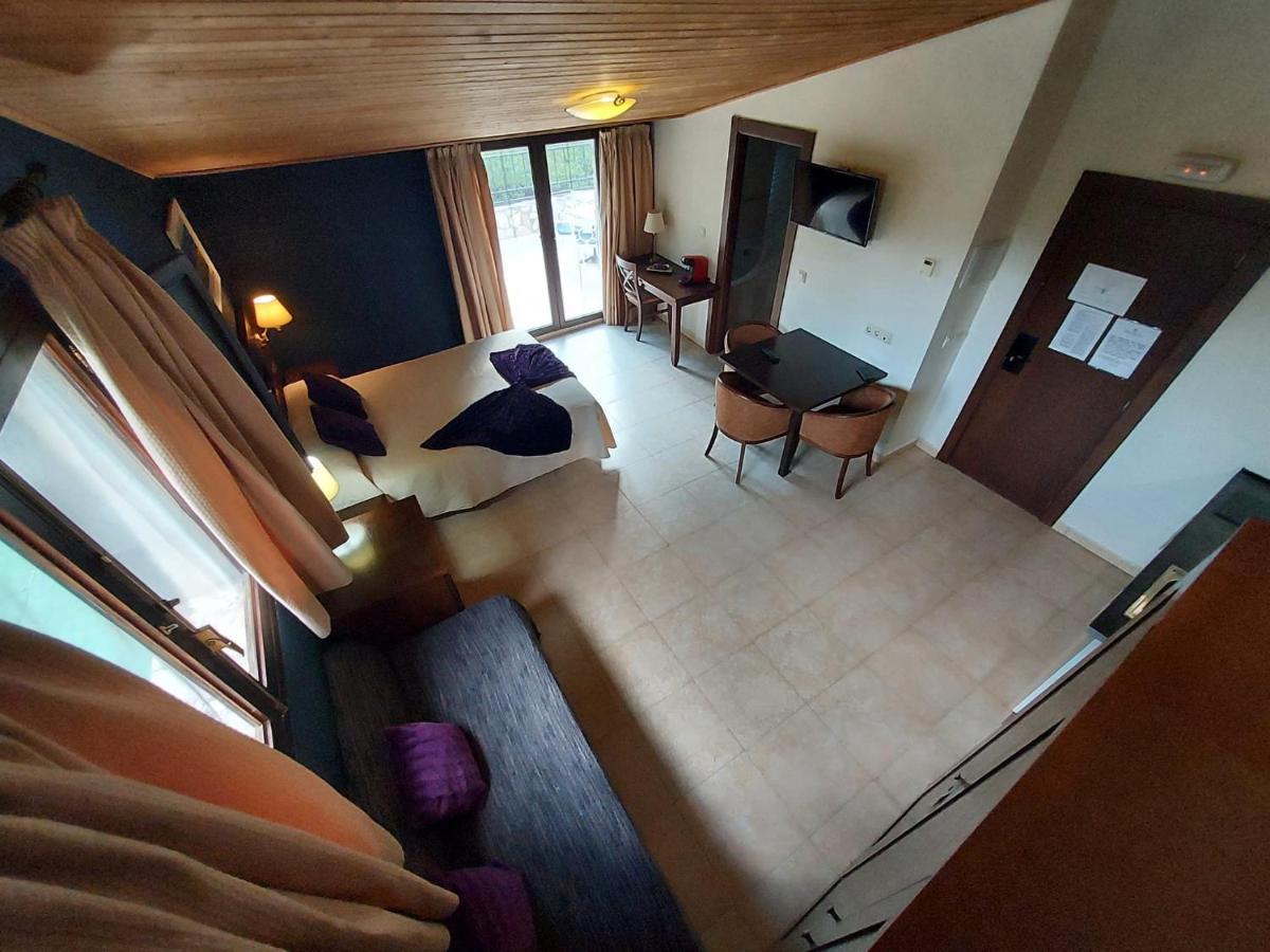 Hotel Masia El Molinete モラ・デ・ルビエロス エクステリア 写真